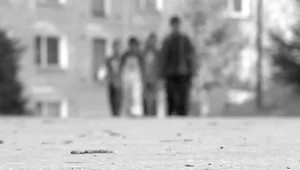 Bitke dvoch dievčat sa prizerali desiatky ľudí. Údajne mali vyberať vstupné