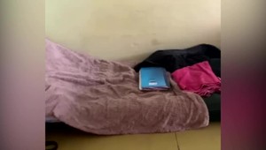 Realita študentov v Nitre: Viacerí spia len na matracoch v malej izbe