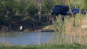 Akcia "Jazero": NAKA od rána zasahuje v areáli súkromného rybárskeho revíru, ide o obchodovanie so zbraňami