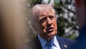 Trump nariadil americkému námorníctvu zničiť lode, ktoré v Hormuzskom prielive kladú míny
