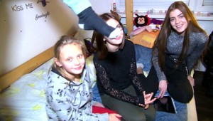 Majka zostala s piatimi deťmi sama. Nebyť darcu, nemala by z čoho navariť vianočnú večeru