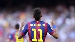 Počas násilností ukradol loptu s podpisom Neymara. Dostal za to šialený trest