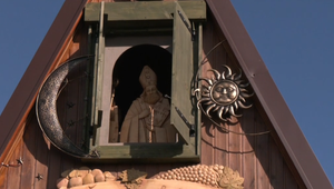 Majstrovské dielo z dreva: Lapášsky orloj láka návštevníkov