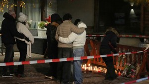 Spolumajiteľa baru po požiari vo Švajčiarsku vzal súd do preventívnej väzby