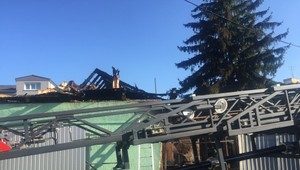 Požiar v Nových Zámkoch zničil dom starých rodičov a ich 6 vnúčat