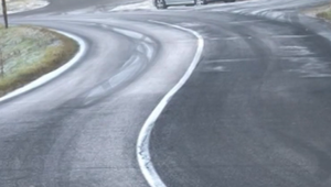 Polícia apeluje na bezpečnosť na cestách počas poľadovice