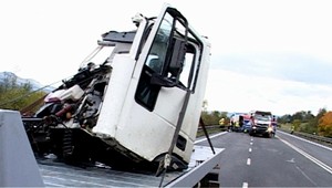 Kamionista zázračne prežil. Zbalili ho však policajti