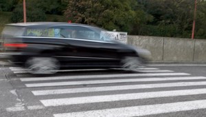 Levočan zrazil na priechode školáčku (11), odhodilo ju 13 metrov