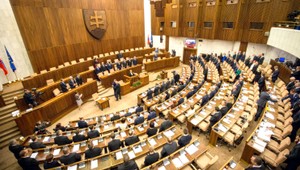 Kompletný zoznam. Pozrite sa, kto šéfuje parlamentným výborom