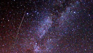 Rybie oko vidí Perzeidy aj cez oblačnosť, pozrite sa