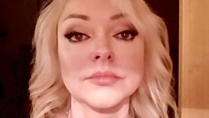 Gottová v šoku! Na pražskom letisku ju čakal kamarát s kyticou, POKĽAKOL pred ňou!