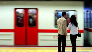 Aj vo vlaku sa môžete sťažovať na teplo či zimu