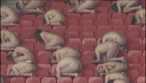 Na futbalovom štadióne donaha!