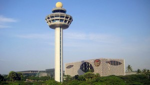 TOP DESAŤ najlepších letísk sveta