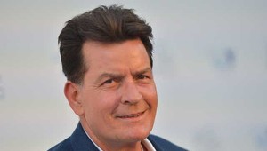 Búrlivák Charlie SHEEN z Dva a pol chlapa v ŠOKUJÚCEJ spovedi: Drogy, sex s mužmi a KTO je jeho nová láska?!