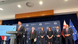 Vláda oznámila miliónovú pomoc najmä pre rodiny