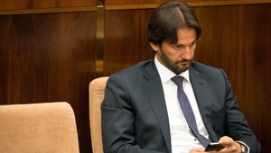 Národná rada neodvolala Kaliňáka, ostáva ministrom vnútra