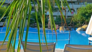 Dovolenkári sa na cestovky obracajú hlavne so žiadosťami o zmenu destinácie alebo termínu