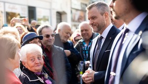 Prezidenta mrzí, že vláda nepripravila oslavy k výročiu Nežnej revolúcie