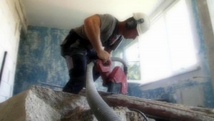 Robotníci mali obrovské šťastie, tvrdí pyrotechnik