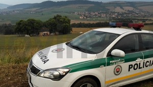 Deti aj manžel ženy, ktorá zomrela po zásahu bleskom, sú stále v nemocnici