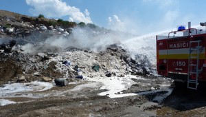 Pri Bratislave horela skládka nebezpečného odpadu