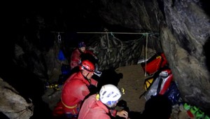 Z tatranskej jaskyne vytiahli telá dvoch Poliakov. Záchranná akcia skončila, ale prípad pokračuje