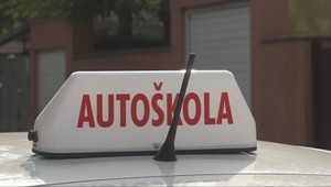 Muž si namiesto autoškoly kúpil falošný vodičák. Tento obchod ho vyšiel draho