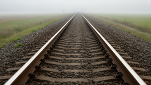 Tragédia na koľajniciach: Muž vošiel pred prichádzajúci vlak, po zrážke zraneniam podľahol