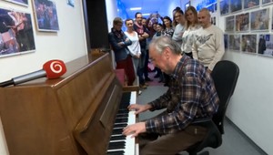 Budete mať zimomriavky, keď si vypočujete hudbu tohto ladiča klavírov