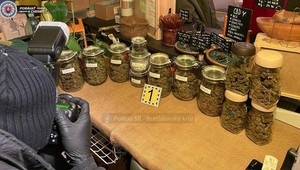 Veľké množstvo drog si domov nechával posielať poštou. V rámci akcie Kebab zadržali 29-ročného Turka