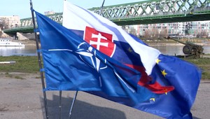 Vojaci vypálili 20 slávnostných delostreleckých sálv. Čoskoro odcestujú na misiu Severoatlantickej aliancie