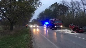 Tragické ráno pri Bernolákove, po nehode zomrel jeden človek ďalší je zranený