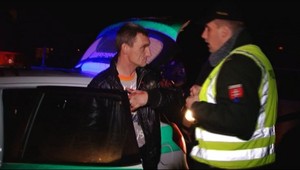 Ožratý vodič bľabotal na jojkársky mikrofón...