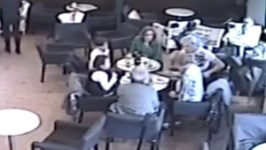 Šikovná zlodejka s pokojom Angličana. Jej obeťou sa stal dôchodca