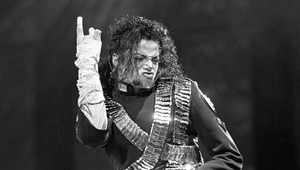 Akoby otcovi z oka... NEVYPADLI! Jacksonove deti sa predviedli na premiére muzikálu MJ a ľudia žasnú!