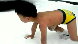 Bezcitný otec! Chlapca (4) vyhnal polonahého do snehu