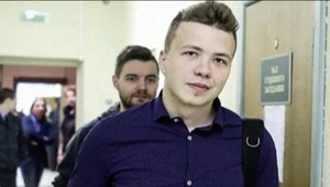 Aj Slovensko žiada prepustiť zadržaného bieloruského novinára