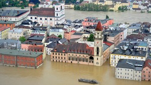 Dunaj v Passau klesá. Voda ide k nám...