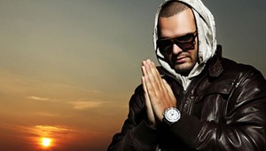 VIDEO: Rytmus zmlátil moderátora! Vraj si to zaslúžil