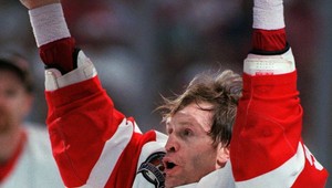 Konstantinov požaduje stámiliónové odškodné