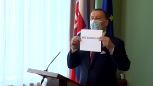 Škandály sa na Kollára valia z každej strany. Fico chce, aby odstúpil z funkcie predsedu parlamentu