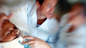 Slovenskí pacienti platia za zdravotnícke pomôcky najviac z krajín V4