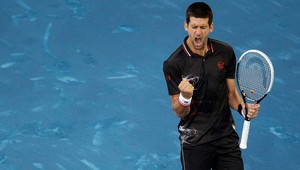 Djokovič chce na modrej antuke trénovať s Chuckom Norrisom!