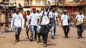 Pacienti, ktorí prekonali ebolu, ju po vyliečení môžu prenášať ďalej