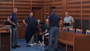 Muž brutálne ubodal 14-ročného chlapca. Odvolací súd rozhodol o jeho treste