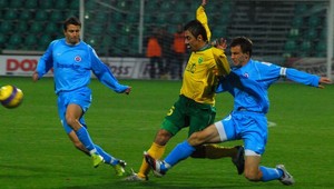 Po postupe do JAR sa vracia liga, v 13. kole majster o špicu v Žiline