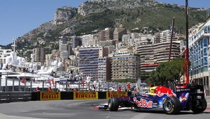 F1: Pole position v Monaku pre Vettela