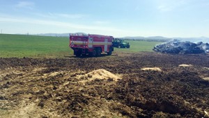 Obhorené telo ženy našli pri požiari slamy v Bojnej