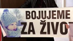 Ich deti sú mŕtve, robia to pre ostatných. Desiatky rodičov navštívili ministerstvo, aby zmenili legislatívu